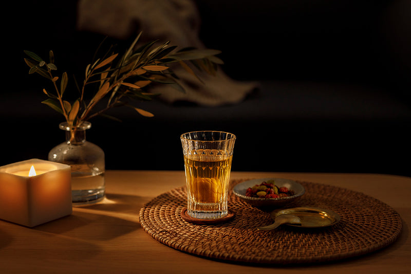 江戸切子　壱甲 タンブラー　イメージ画像　梅酒とドライフルーツ